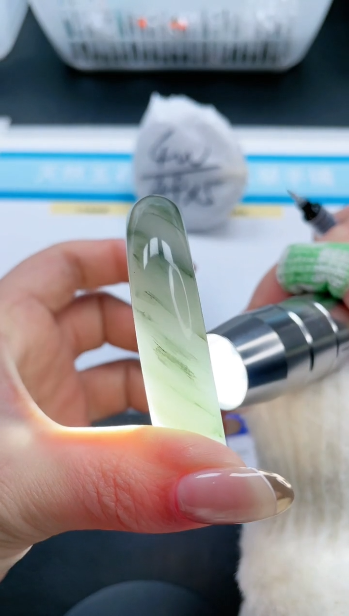 【闪购商品】石英质玉手镯未镶嵌21V195-61