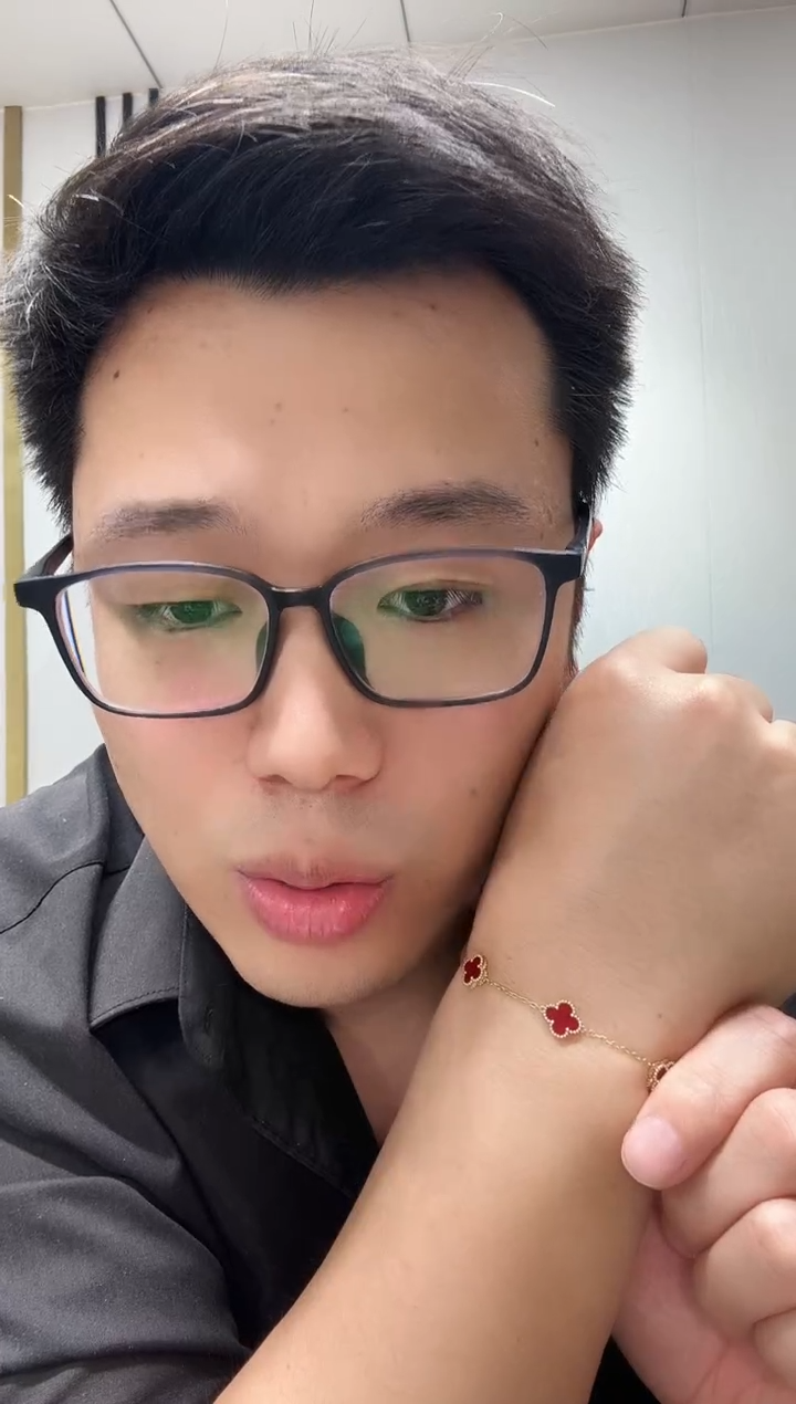 18K金镶嵌手链玛瑙/玉髓?****?红色k黄，小号五花手链