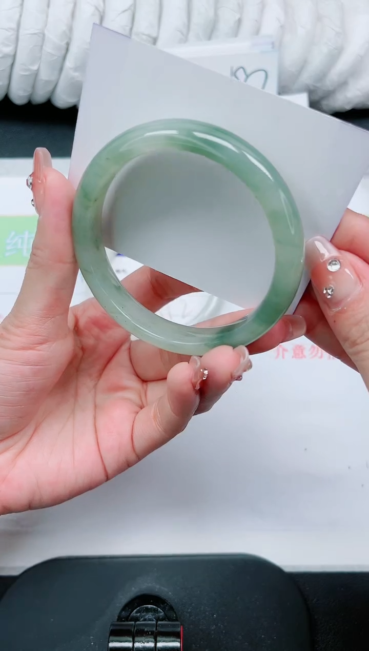 【闪购商品】石英质玉手镯未镶嵌302