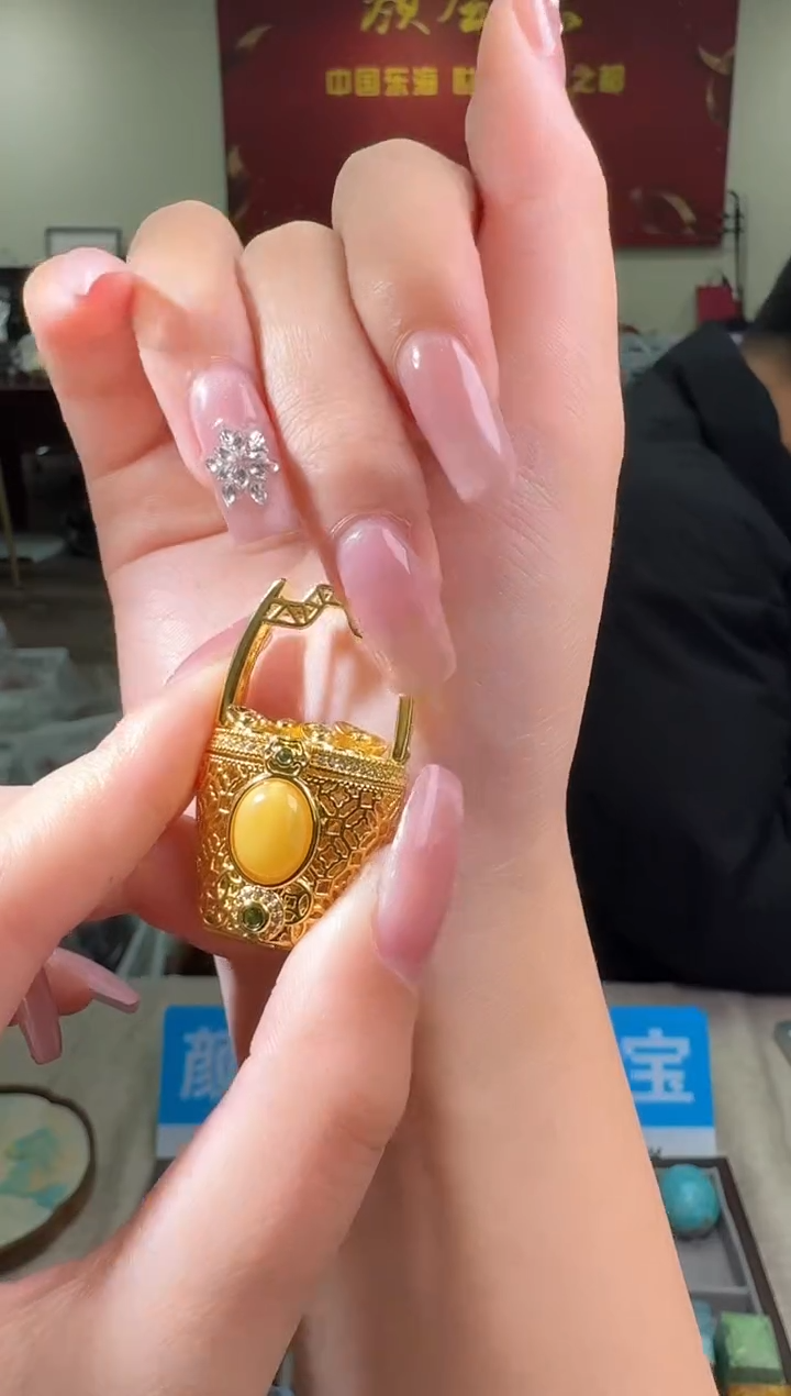 【闪购商品】琥珀吊坠(不含链)未镶嵌多样性发一件 463