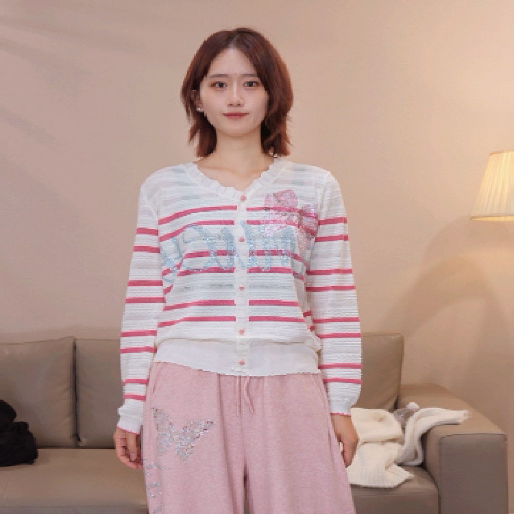 TCH私服秋冬慵懒风烫钻时尚淑女米色针织衫女T75D09E5015轻奢tch
