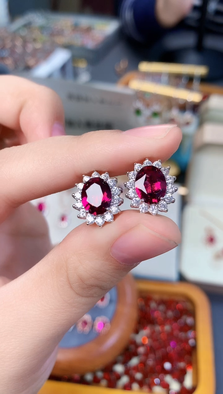 【闪购商品】石榴石耳钉银S925镶嵌天然镁铝