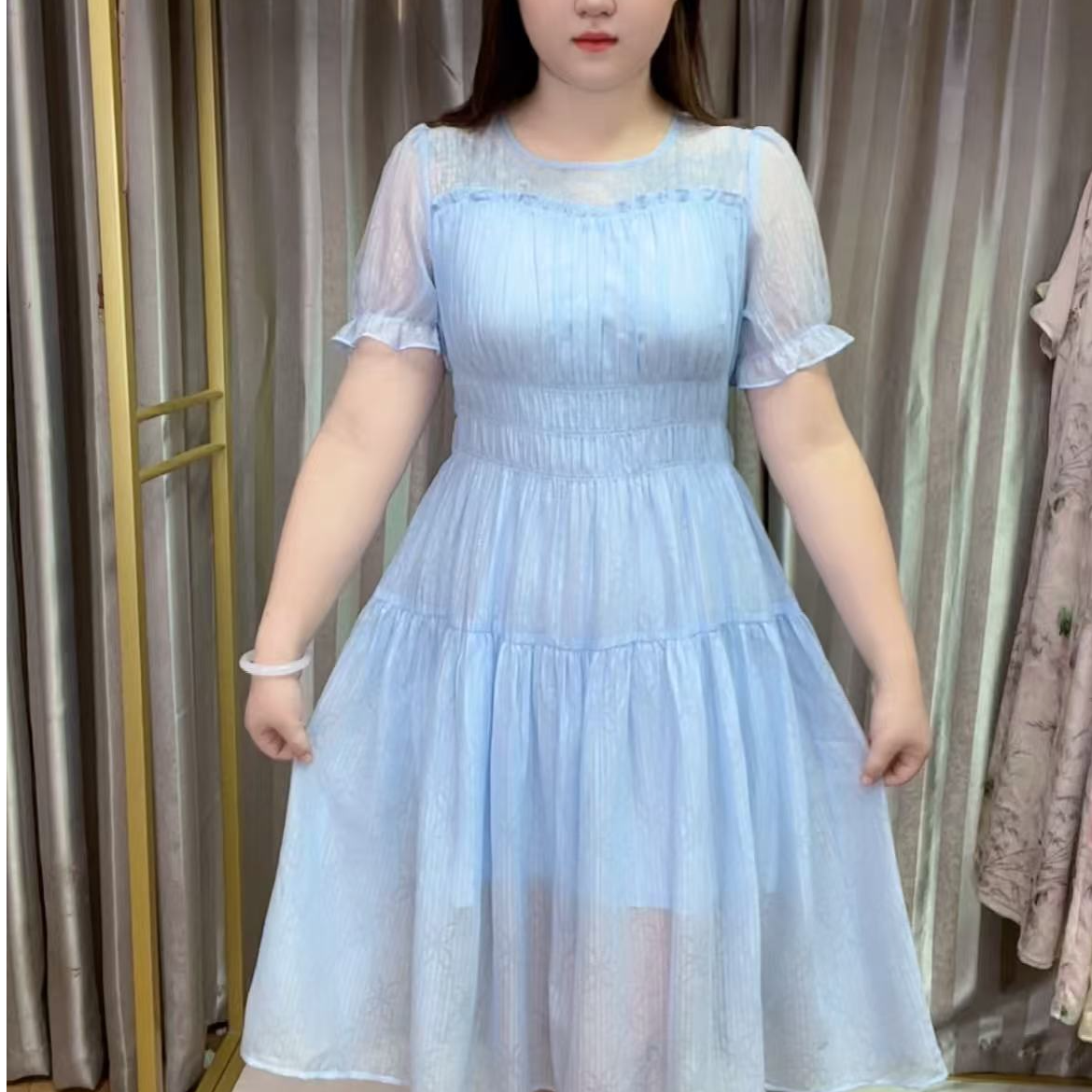 2025夏季新款仙气温柔减龄显瘦连衣裙