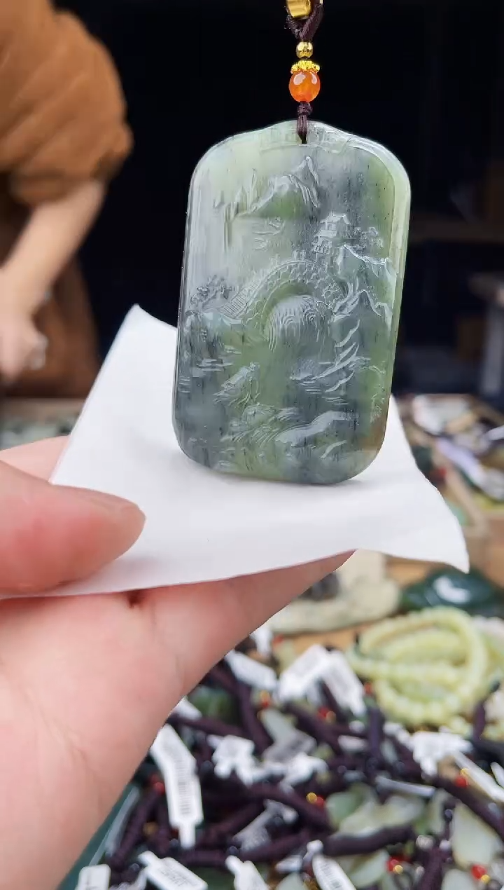 颈饰未镶嵌和田玉1