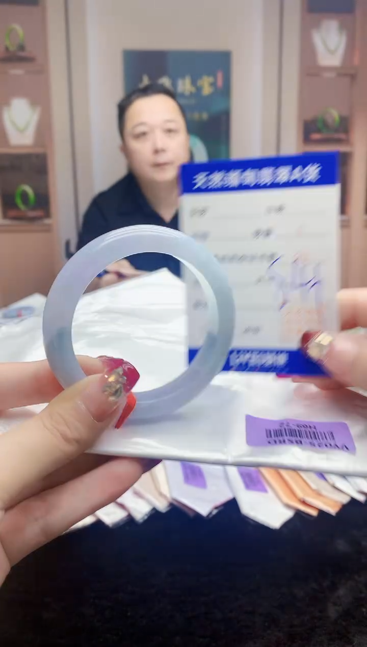 【闪购商品】翡翠手镯未镶嵌H69-72   