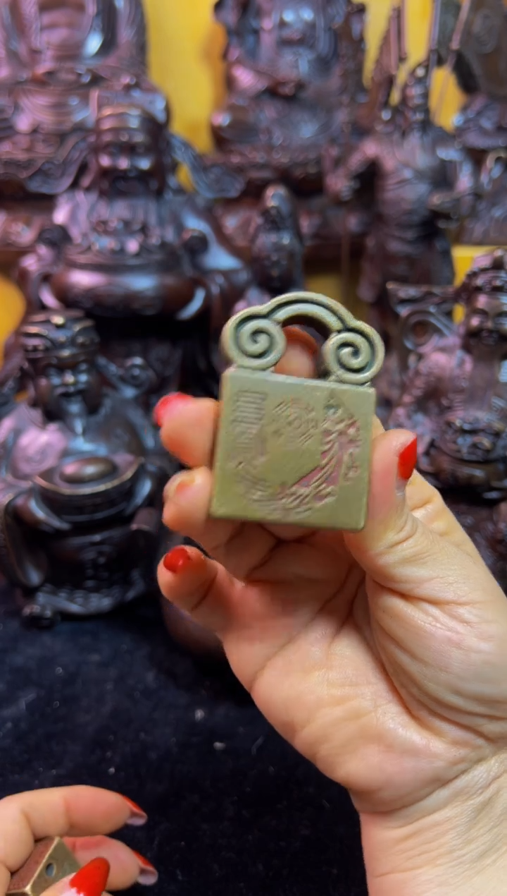 【闪购商品】1案台摆件 物品摆件