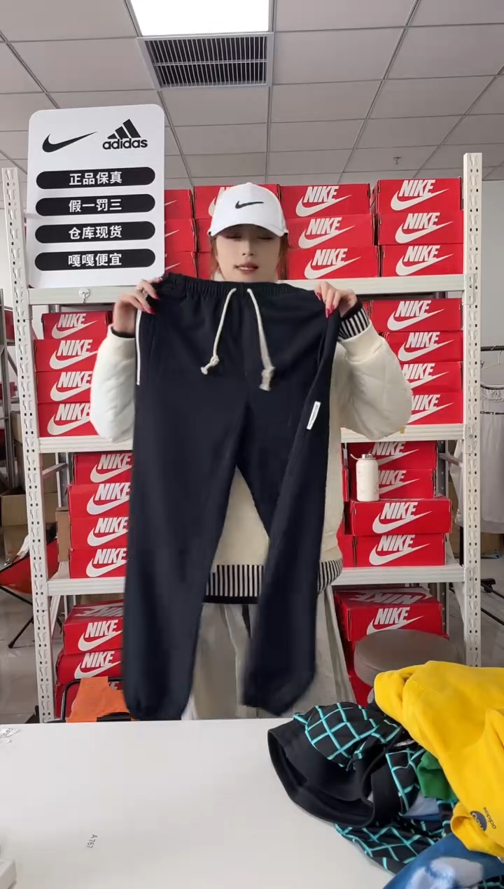 编码闪购尺码 l  Nike/耐克卫衣卫裤以直播间过款为主