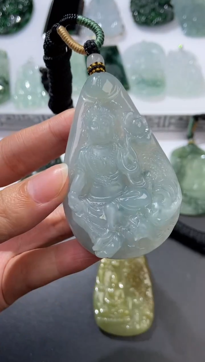 未镶嵌挂件翡翠379583   多人