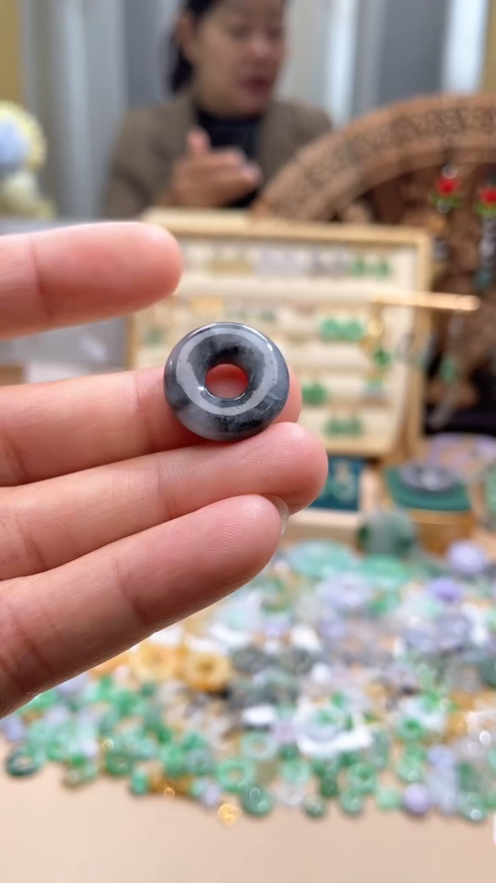 【闪购商品】翡翠颈饰未镶嵌甜甜圈