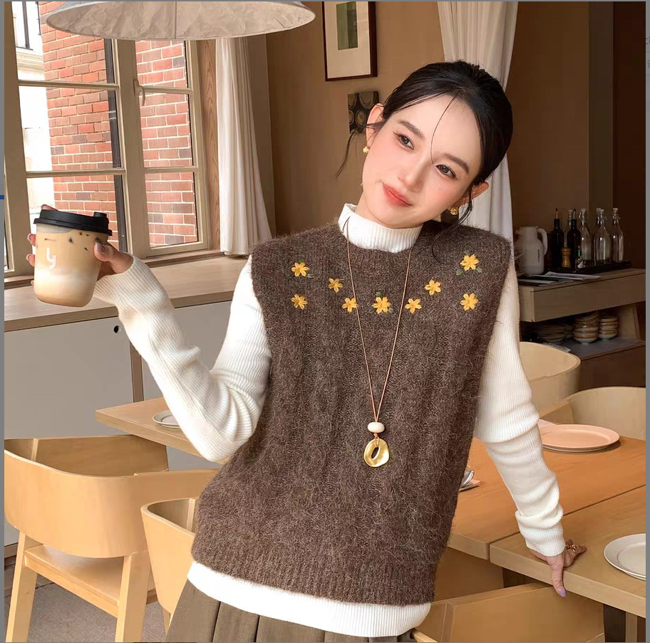 【单马甲】超软糯秋冬新款毛绒感复古小黄花刺绣针织马甲