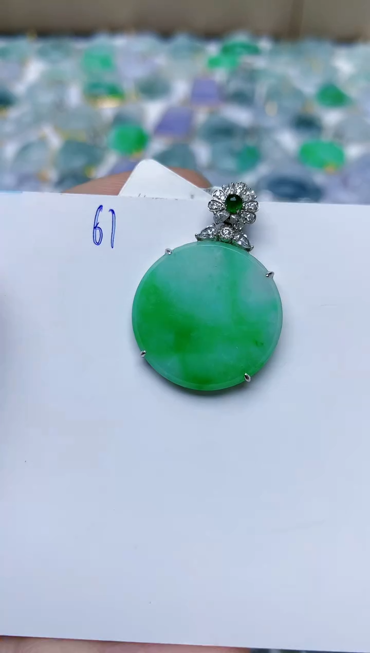 【闪购商品】翡翠颈饰18K金镶嵌天然翡翠A货    