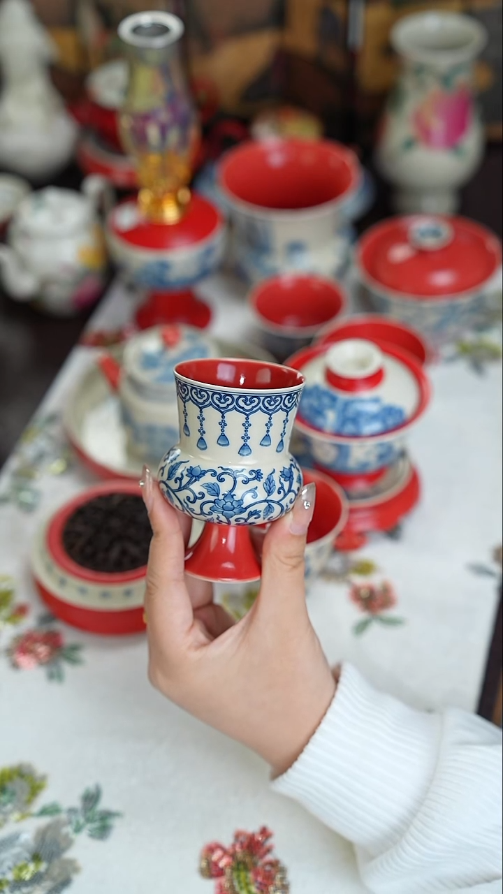 雨香斋景德镇手工手绘缠枝莲高脚杯