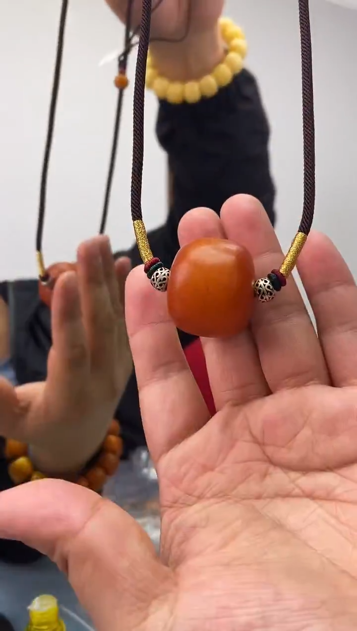 琥珀未镶嵌珠宝奇石假一罚十，多样性发一件017