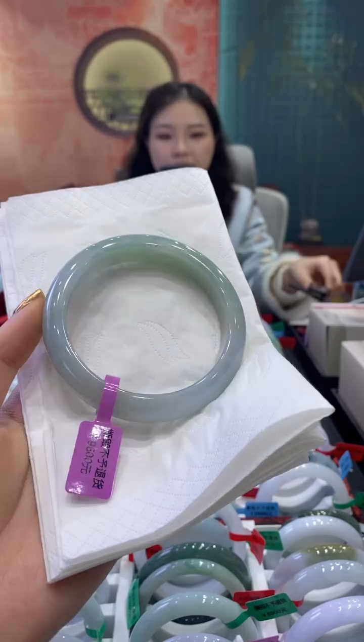 【闪购商品】翡翠手镯未镶嵌多人18098