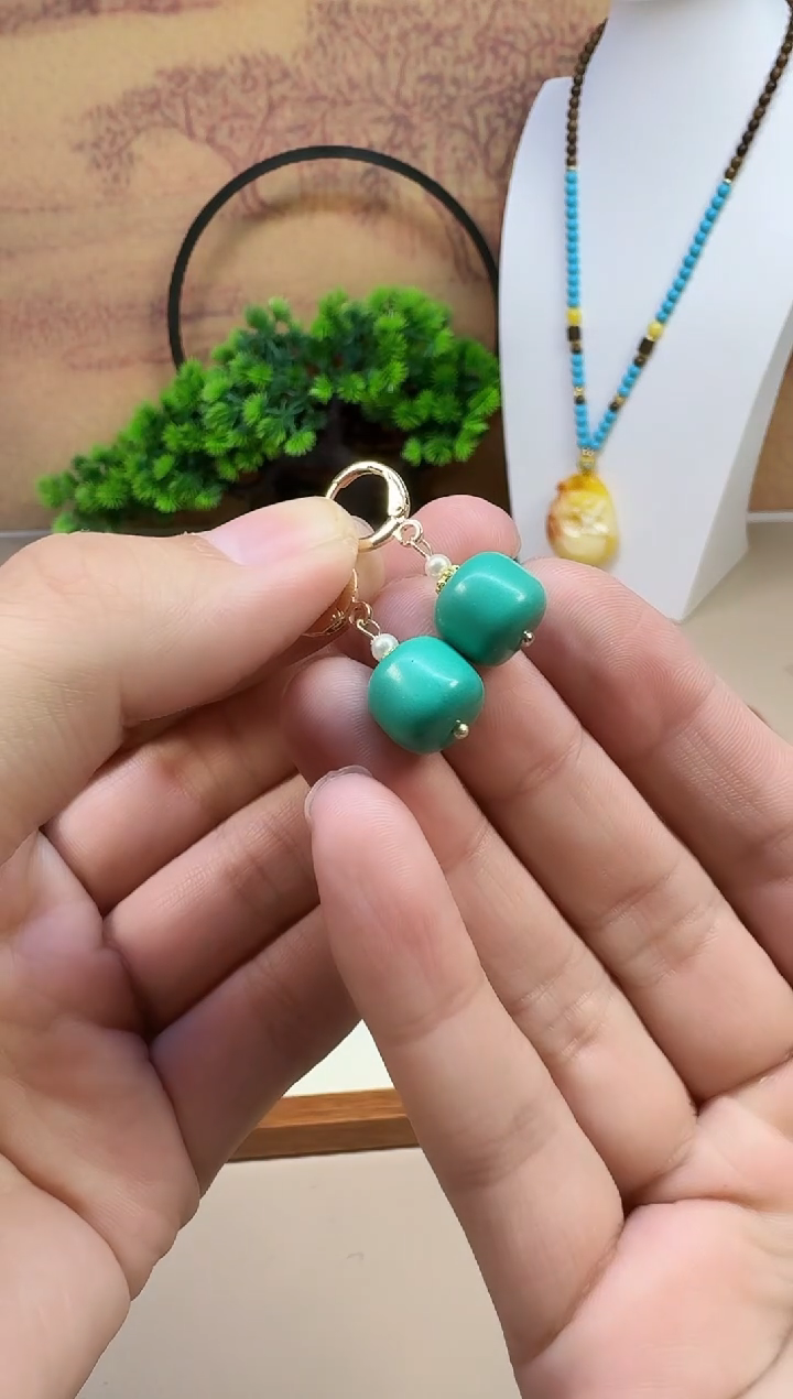 14K金镶嵌耳钉玛瑙/玉髓E22 