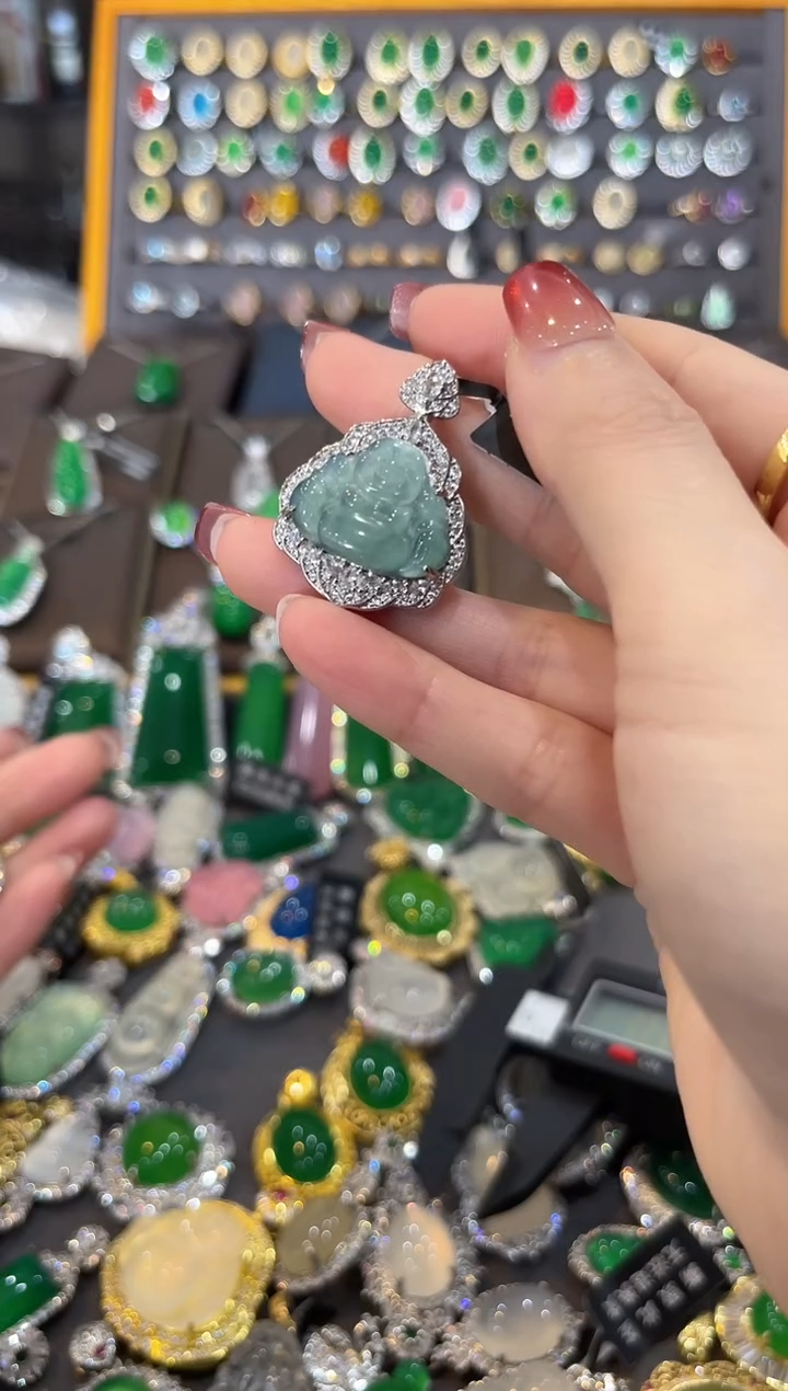 【闪购商品】翡翠吊坠(不含链)未镶嵌1