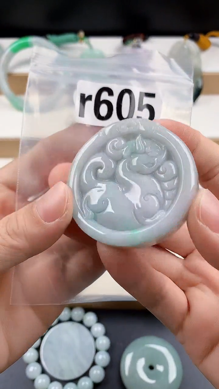 颈饰未镶嵌翡翠天然翡翠吊坠挂件