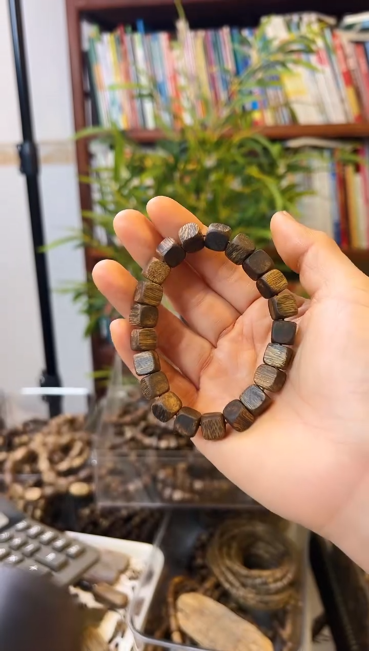 【闪购商品】沉香手串奇棋楠方珠单圈