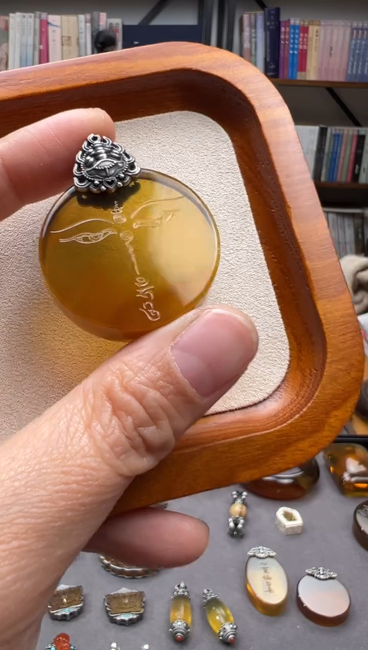 【闪购商品】琥珀颈饰未镶嵌佛眼镶嵌