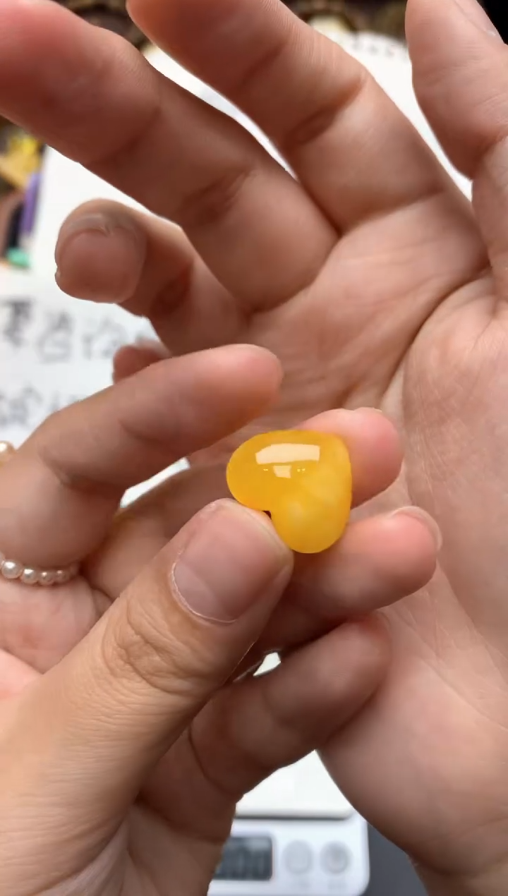 【闪购商品】琥珀珠宝奇石未镶嵌134琥珀蜜蜡花粉有纹小坑介意勿拍