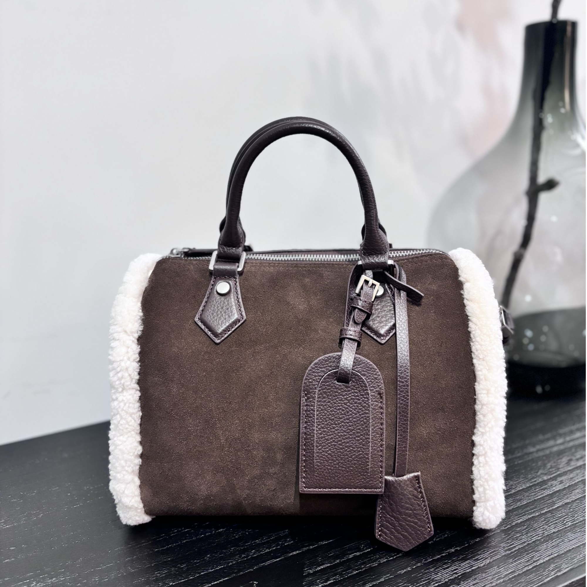 行李包三根锁扣波士顿枕头包手拎包斜挎包轻奢风