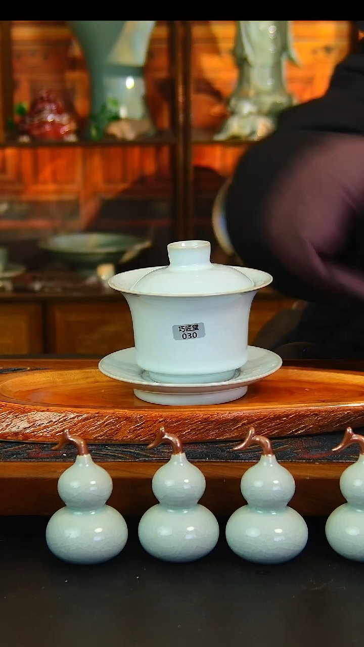 瓷片月白马蹄盖碗，微瑕，简装