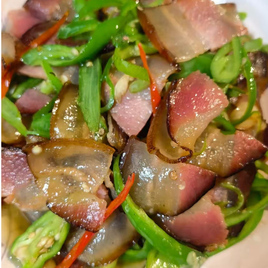 湖南农家柴火烟熏土猪腊肉腊肠