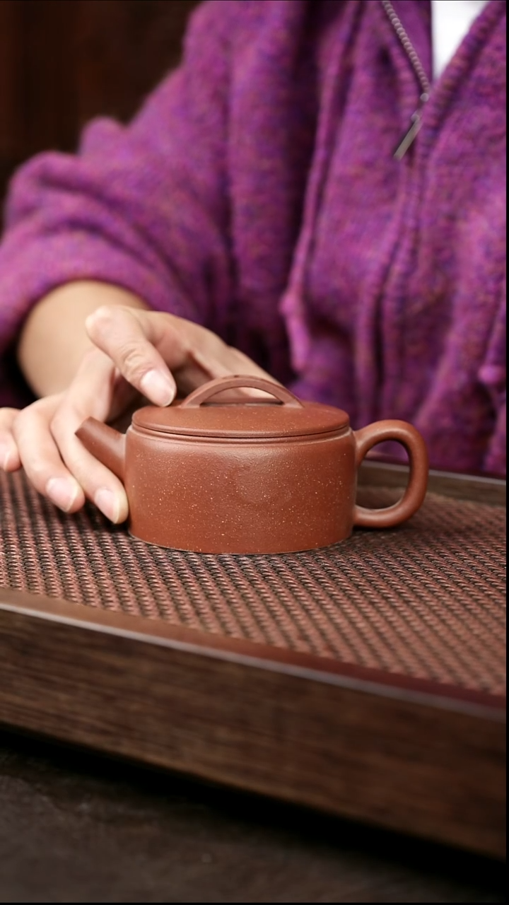 茶壶紫砂红降坡汉瓦