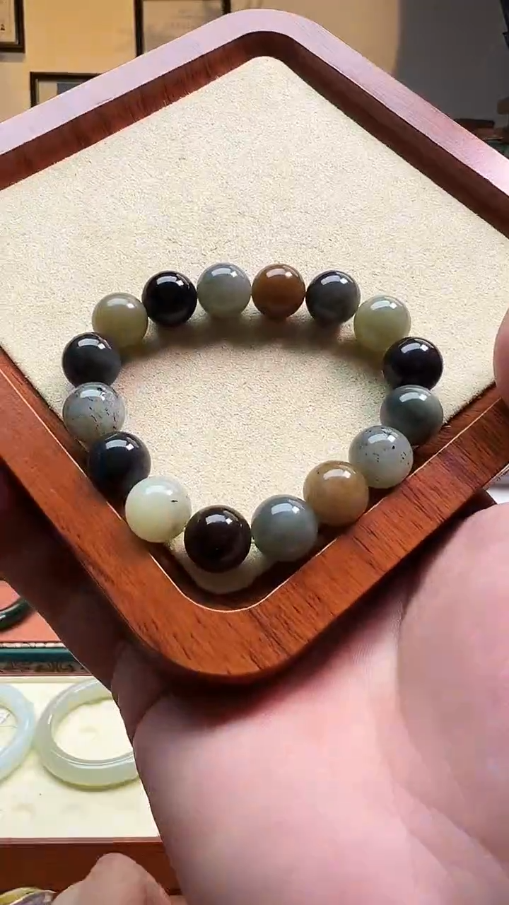 未镶嵌手串和田玉12mm左右楼兰三色圆珠单圈