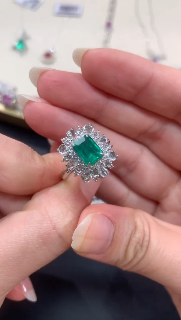 【闪购商品】祖母绿·戒指18K金镶嵌A197|16800+0