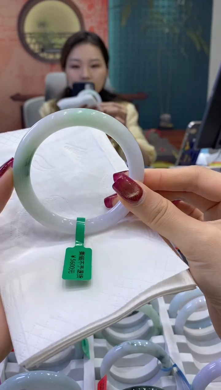 【闪购商品】翡翠手镯未镶嵌多人00553