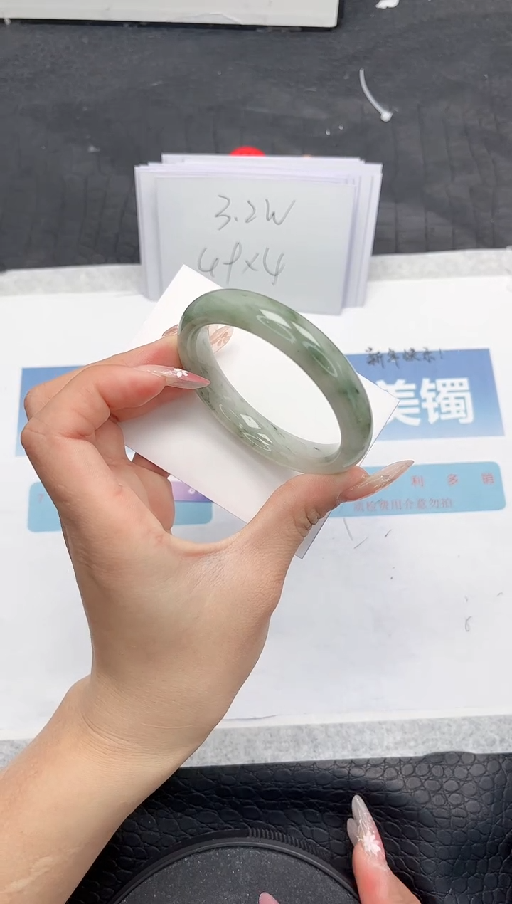 【闪购商品】石英质玉手镯未镶嵌H201-53