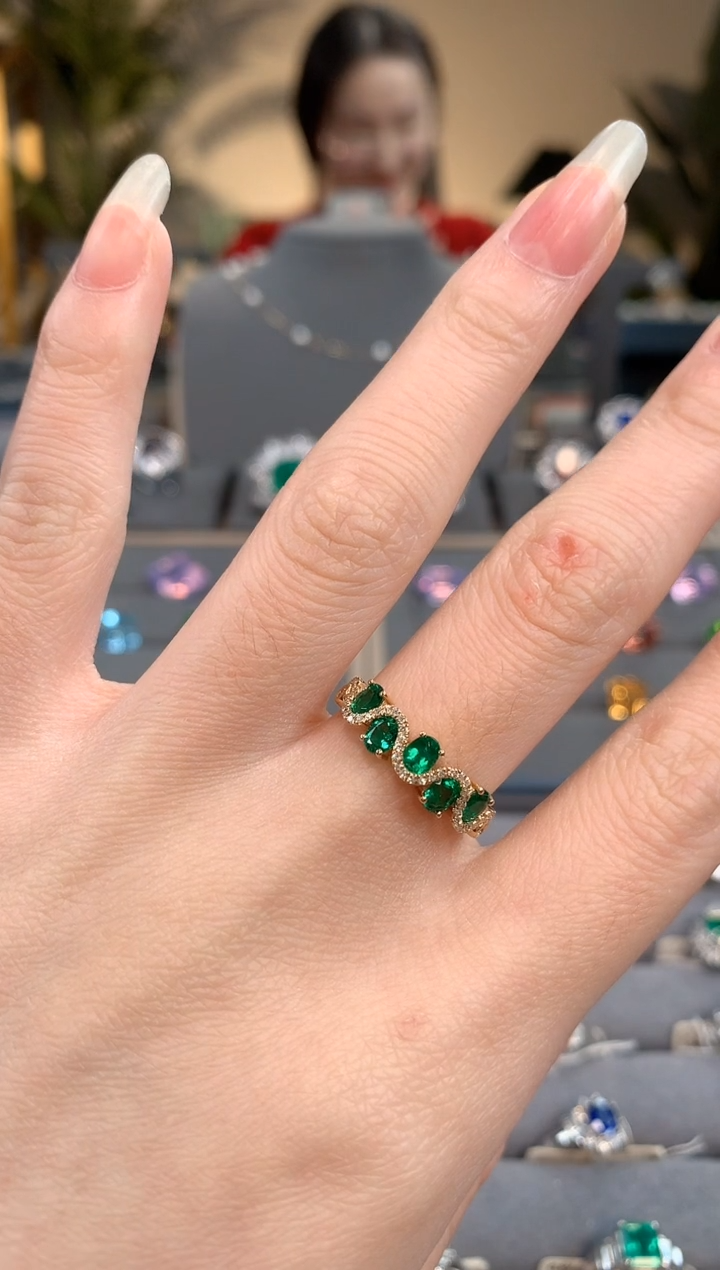 【闪购商品】祖母绿戒指18K金镶嵌祖母绿戒指