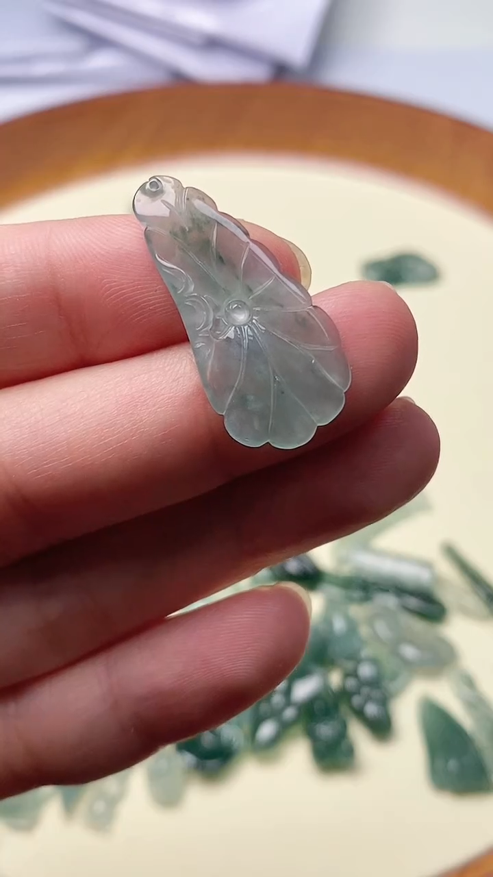 【闪购商品】翡翠挂件未镶嵌荷叶