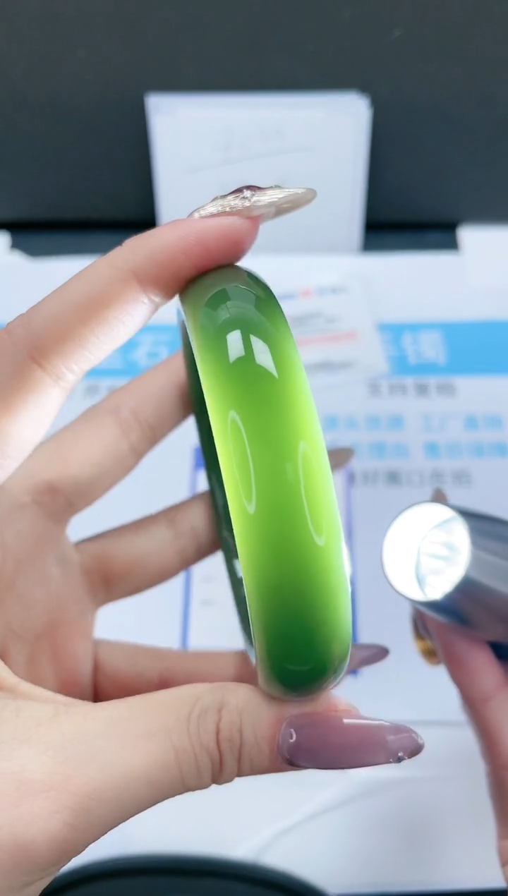 【闪购商品】石英质玉手镯未镶嵌81-64.