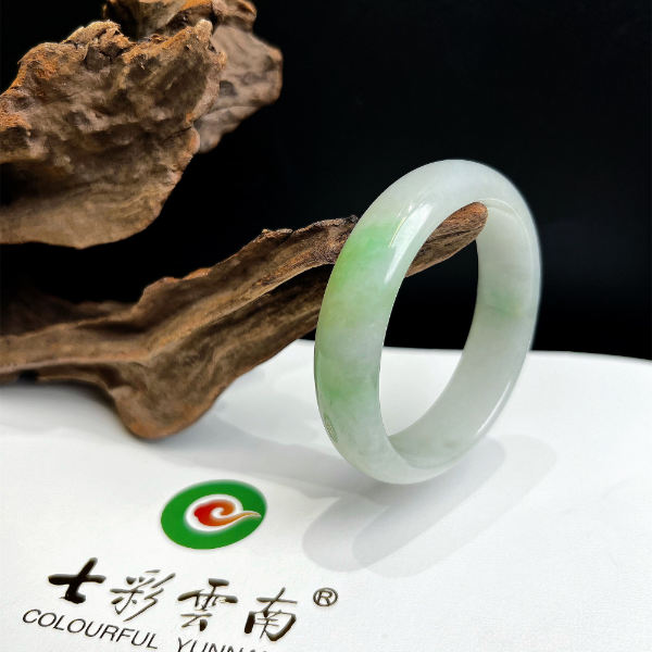 Colourful Yunnan/七彩云南【双11抢先购】豆绿飘花贵妃翡翠手镯