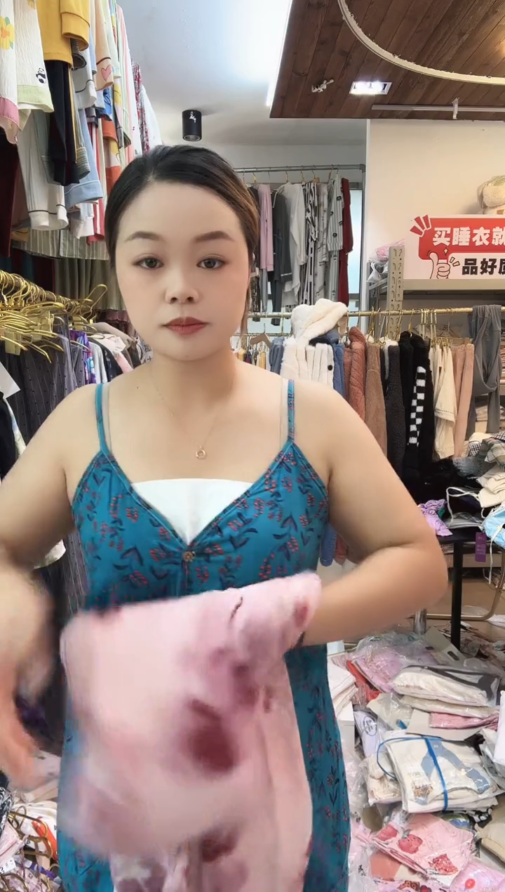w****4粉底红玫瑰长袖长裤(讲解为主）