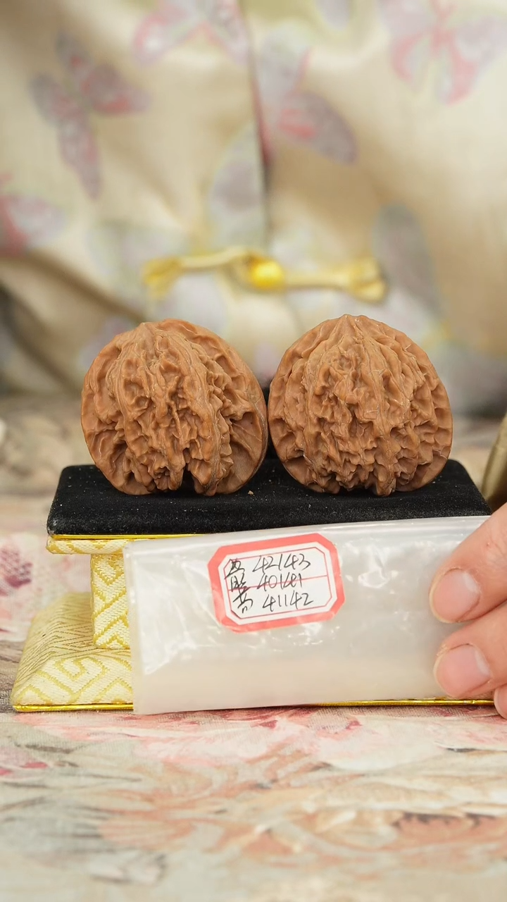 【闪购商品】文玩核桃把件苹果园