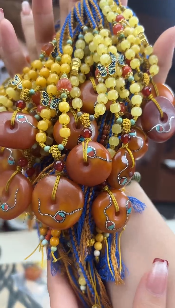 【闪购商品】琥珀裸石未镶嵌蜜蜡吊坠多样性发一条