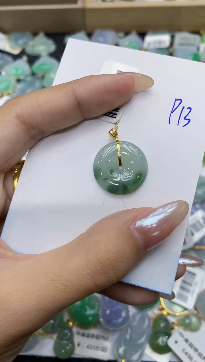 翡翠18K金镶嵌颈饰111111111111