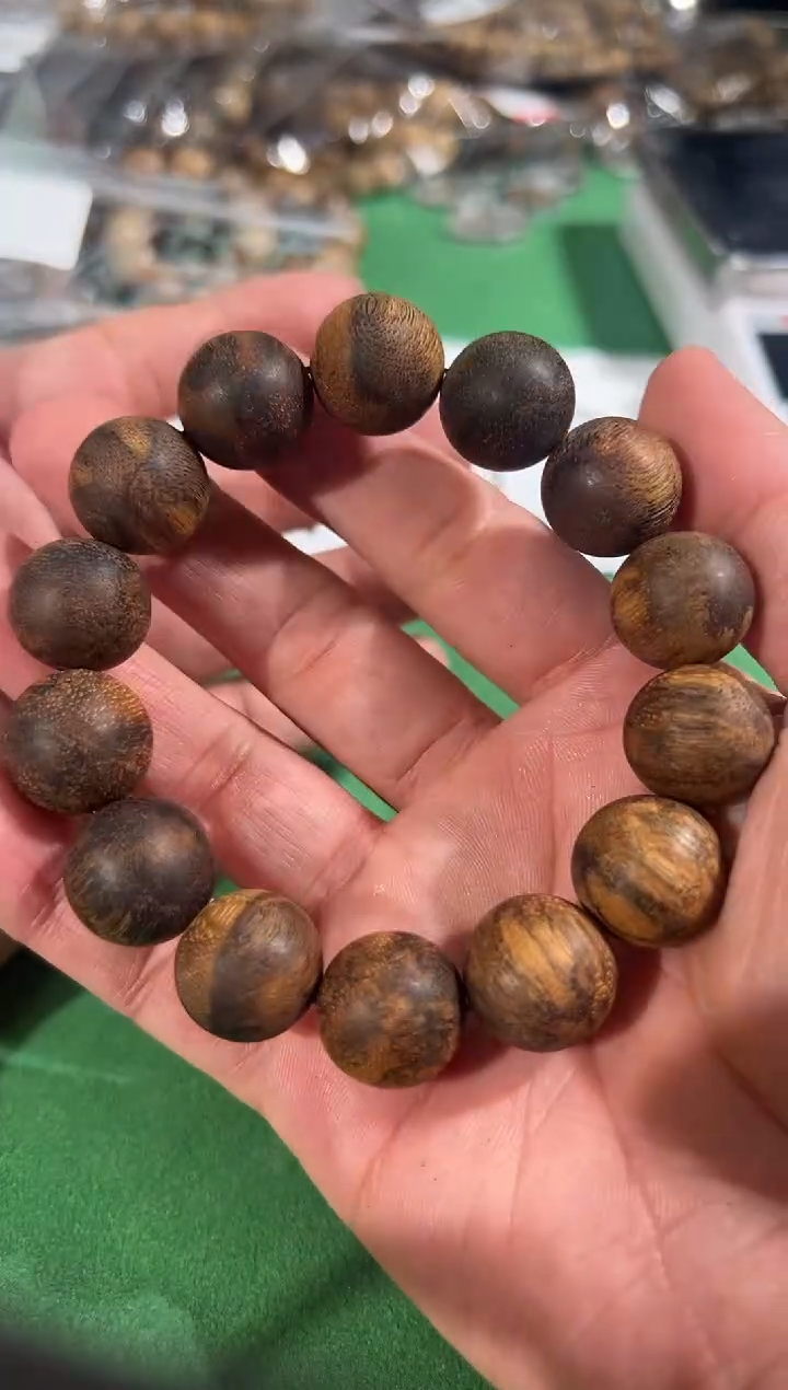 【闪购商品】沉香手串98号1.6+28克海南红油土多样性发一