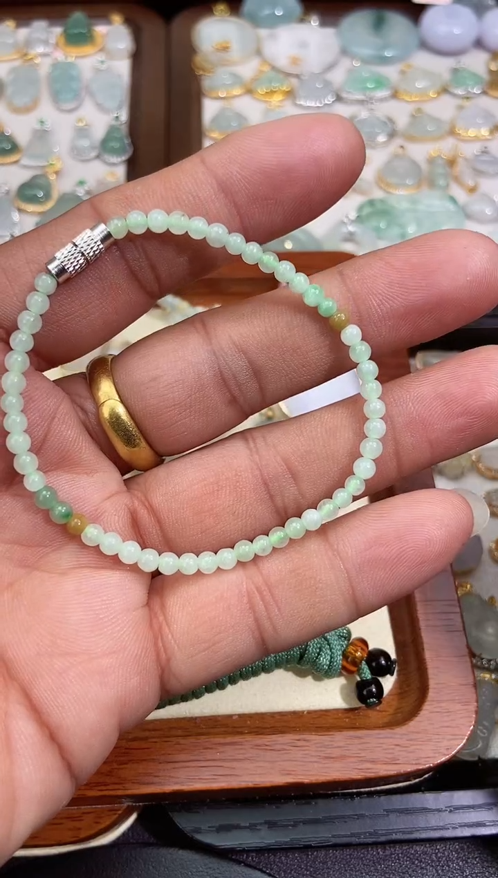 【闪购商品】翡翠吊坠(不含链)未镶嵌翡翠