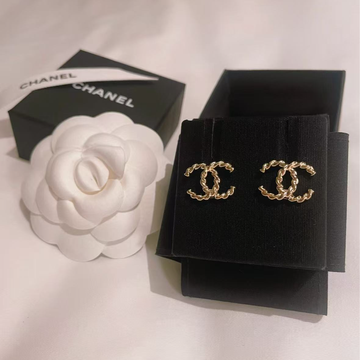 99新 Chanel/香奈儿 GGS香奈儿17V双C铆钉金色耳钉45825526