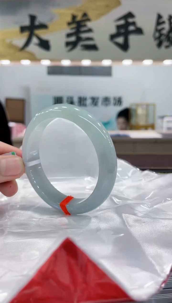 【闪购商品】翡翠手镯未镶嵌手镯