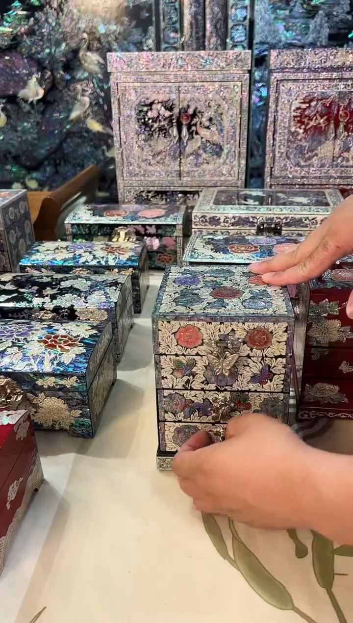 黑底蓝边·弘贝雅螺钿漆器文化馆