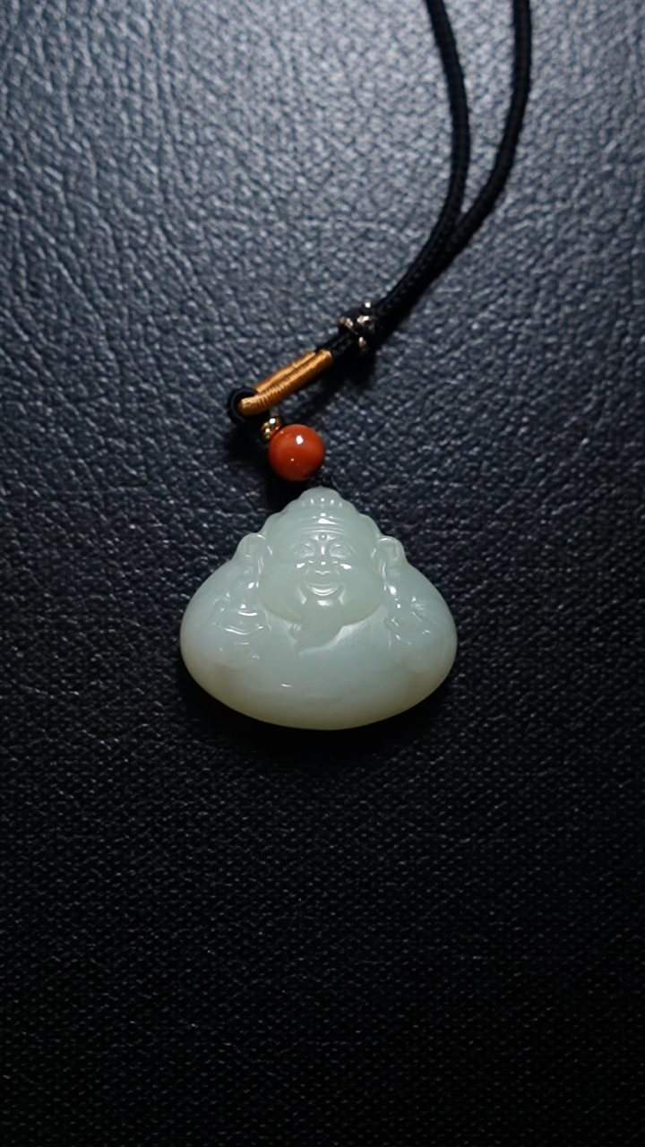 和田玉未镶嵌颈饰财神