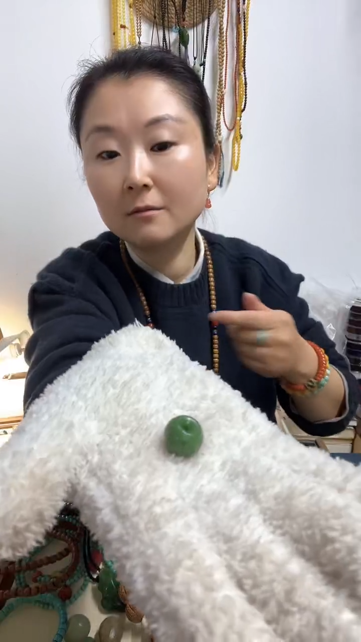 【闪购商品】和田玉颈饰未镶嵌精品天然老坑碧玉桶珠