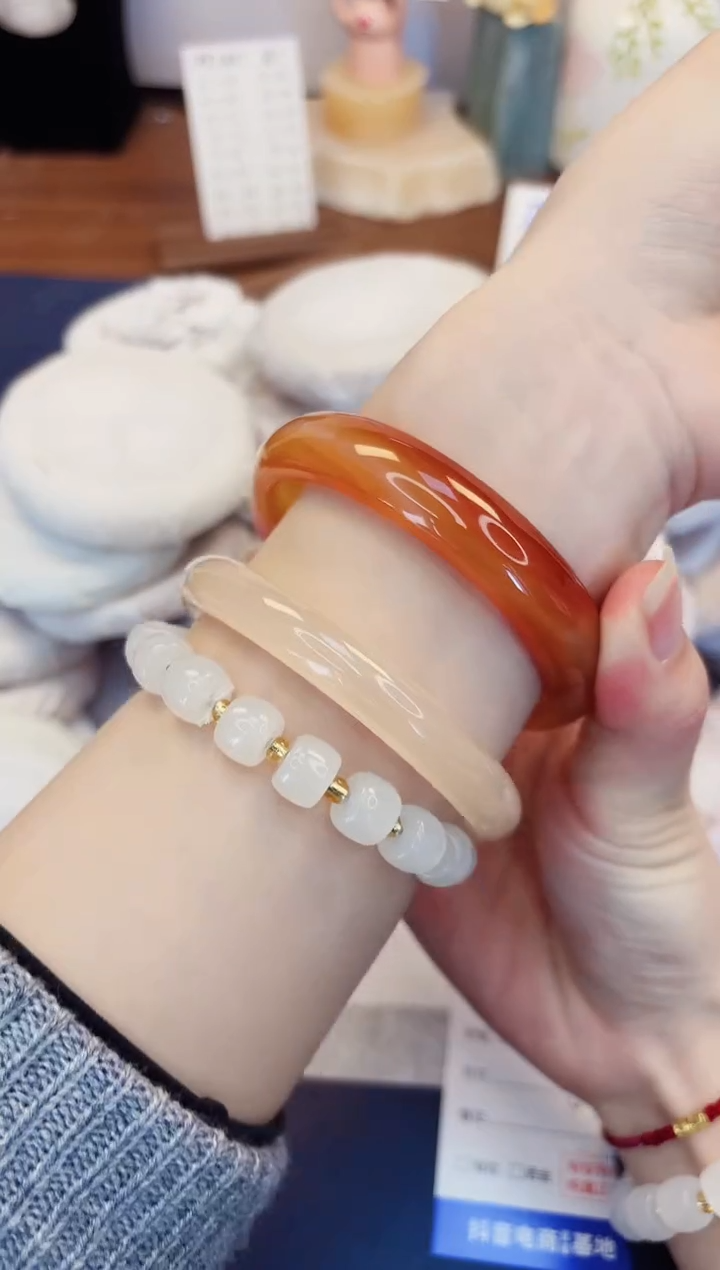 【闪购商品】石英质玉手镯未镶嵌281-玛瑙-圈口52