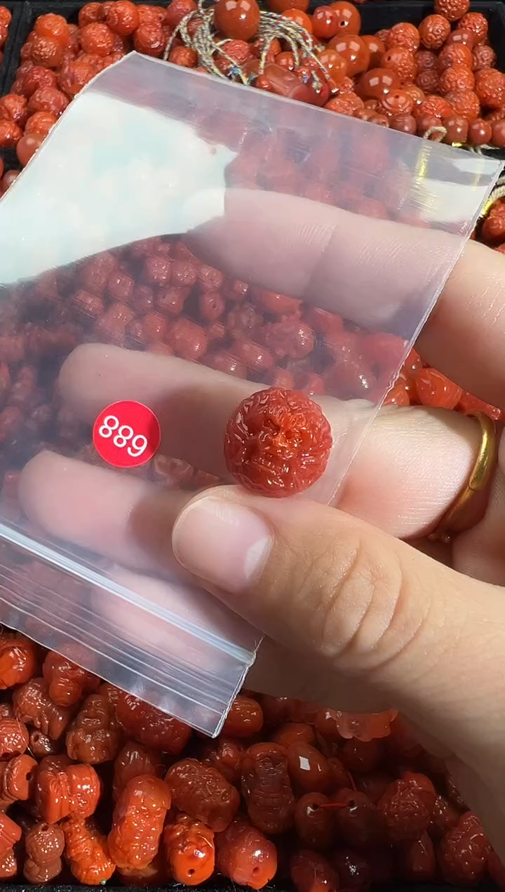 颈饰未镶嵌南红玛瑙1