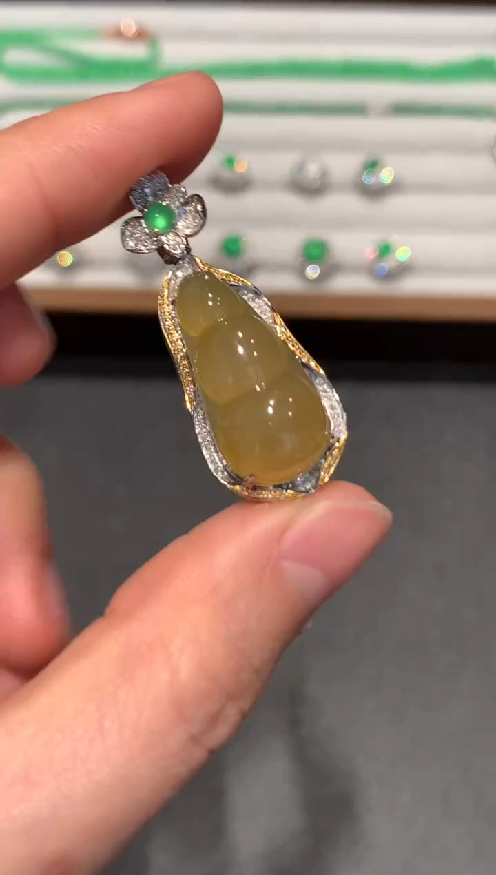 【闪购商品】翡翠吊坠(不含链)18K金镶嵌9800